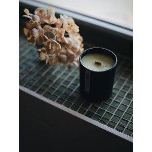 Undurfallegt lífrænt ilmkerti. Vetiver+